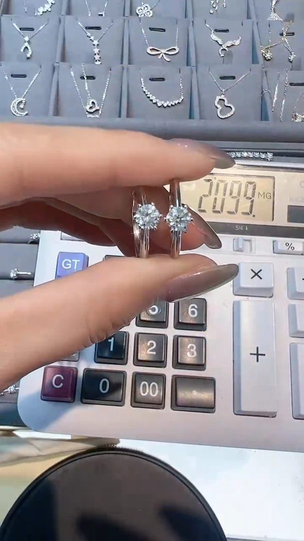 【闪购商品】钻石戒指/指环18K金镶嵌多样性发一