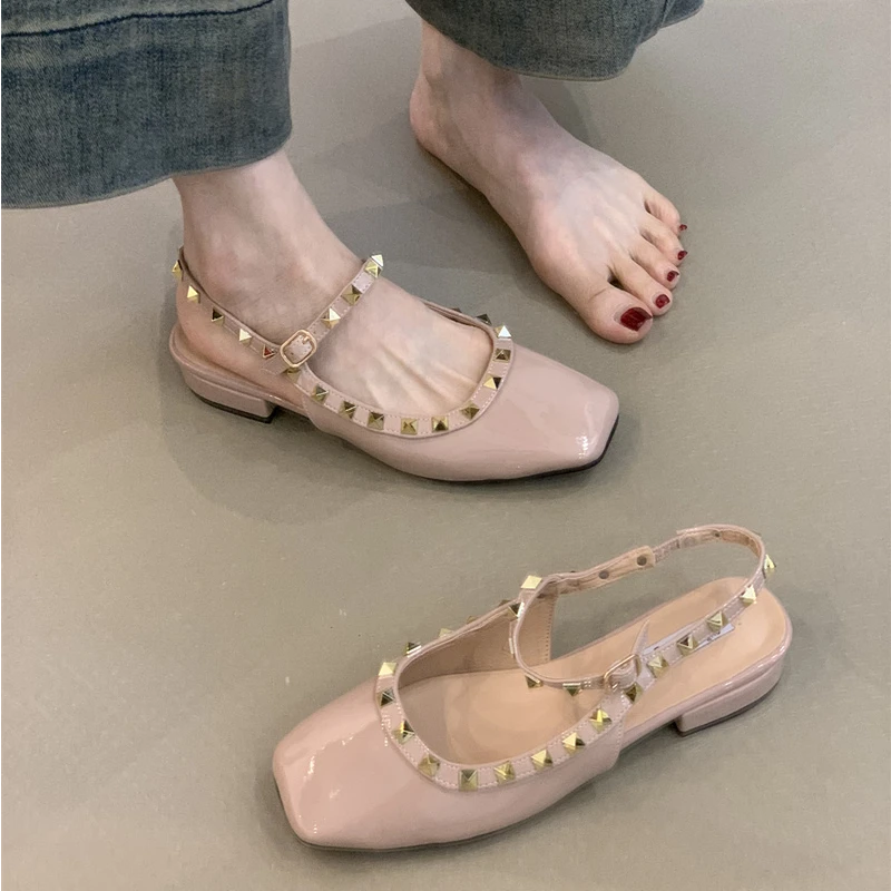 YS-388-6法式小众包头凉鞋女2025年气质铆钉方头浅口后绊带单鞋女
