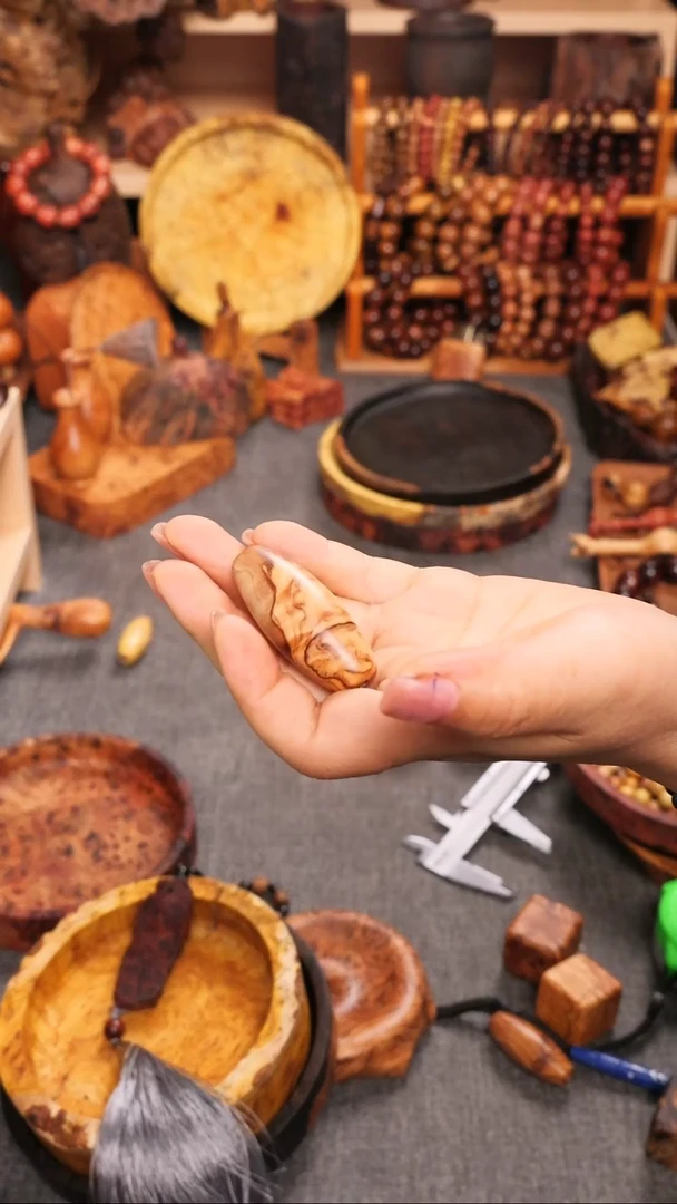 非洲檀香无事牌李***超贵黄彩色瘤疤盘子