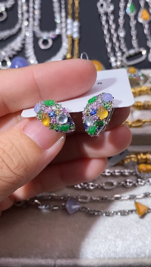 18K金镶嵌翡翠耳饰耳饰