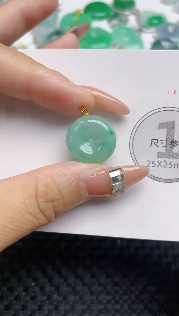 颈饰18K金镶嵌翡翠 天然缅甸A货翡翠百元以上9元证书费自理