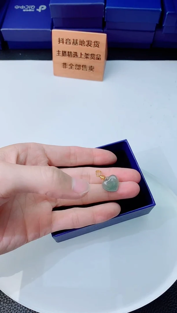 翡翠未镶嵌颈饰11111111