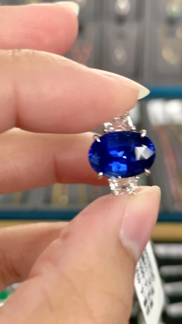 戒指蓝宝石18K金镶嵌·