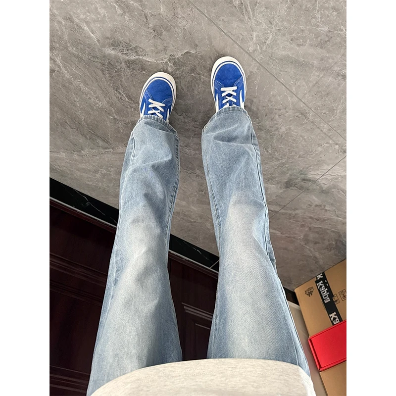 浅蓝色弯刀微喇窄版牛仔裤男款春秋美式高街vibe修身显瘦直筒裤子