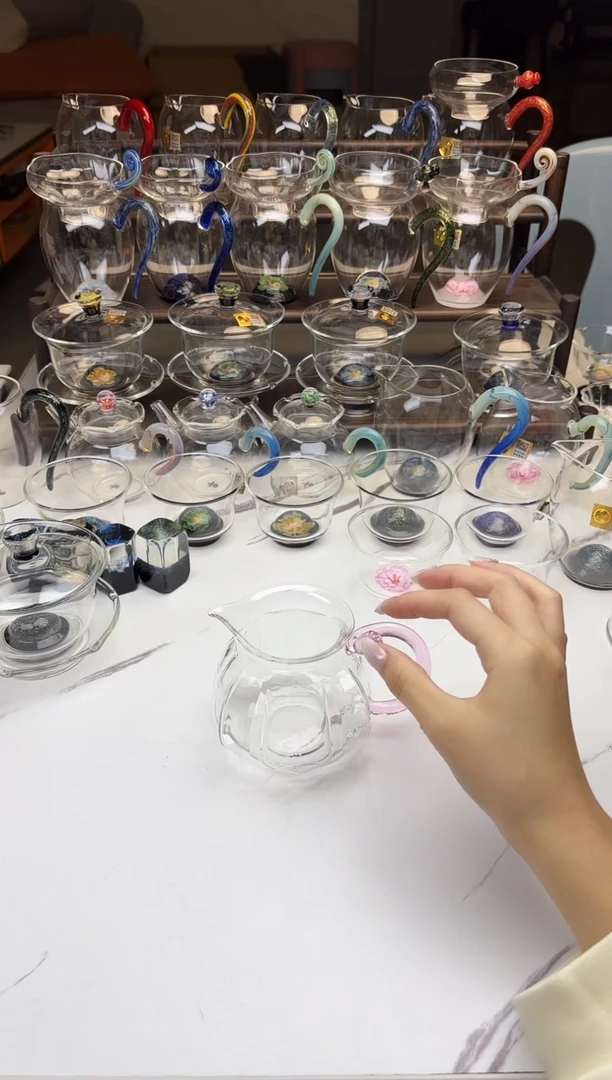 手工艺品玻璃禾器莲君粉色普通盒