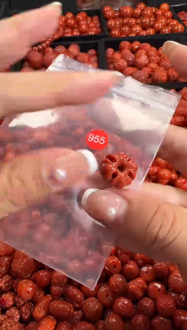 颈饰未镶嵌南红玛瑙1