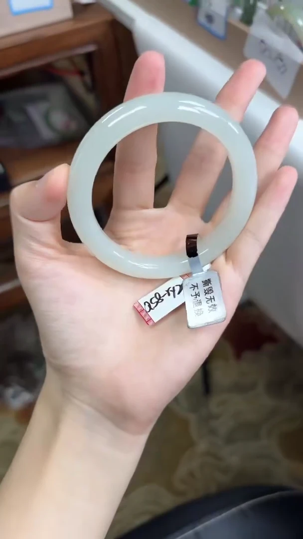 未镶嵌手镯和田玉58