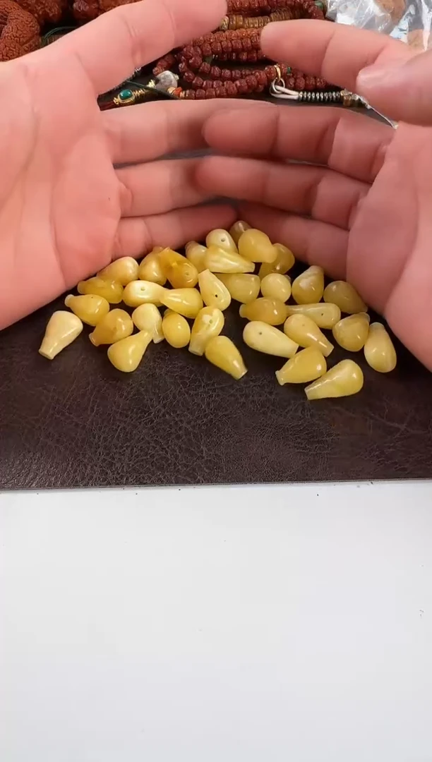 【闪购商品】蜜蜡裸石未镶嵌-文玩配饰-三通