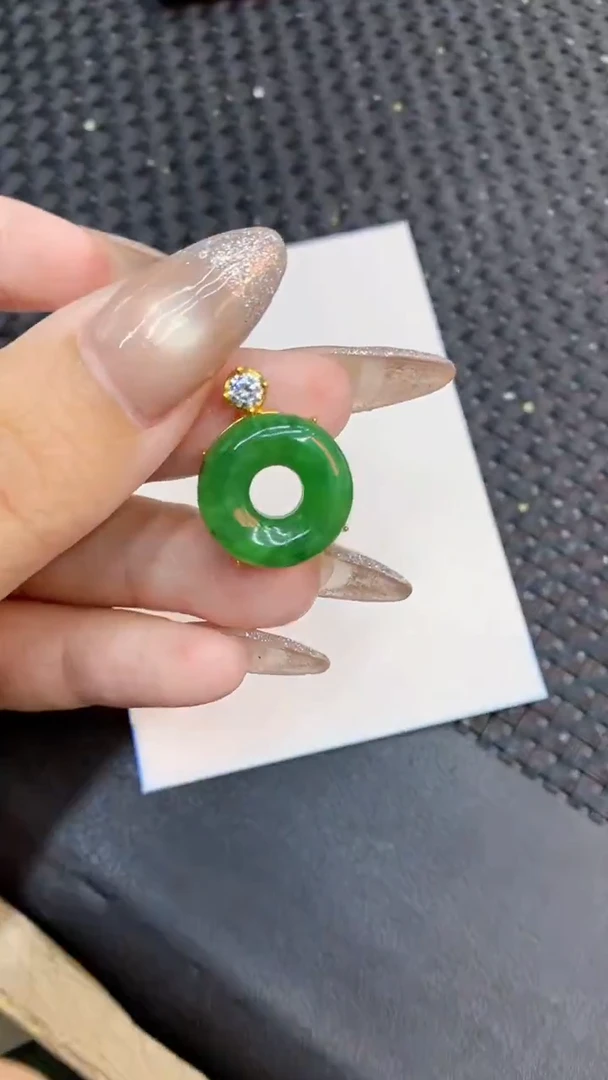 颈饰未镶嵌翡翠1