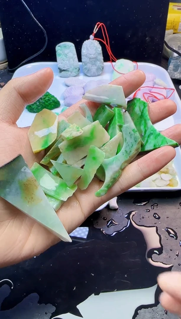 翡翠未镶嵌颈饰挖****哥017天然A货翡翠