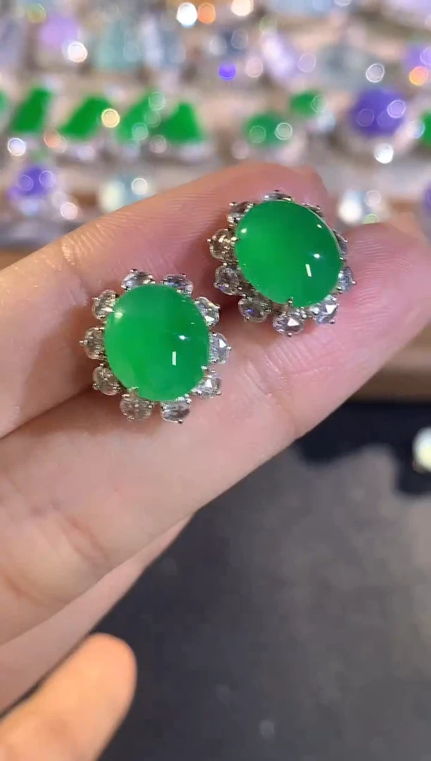 18K金镶嵌翡翠耳饰a237
