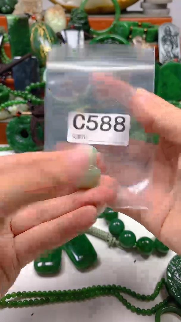 和田玉未镶嵌颈饰1