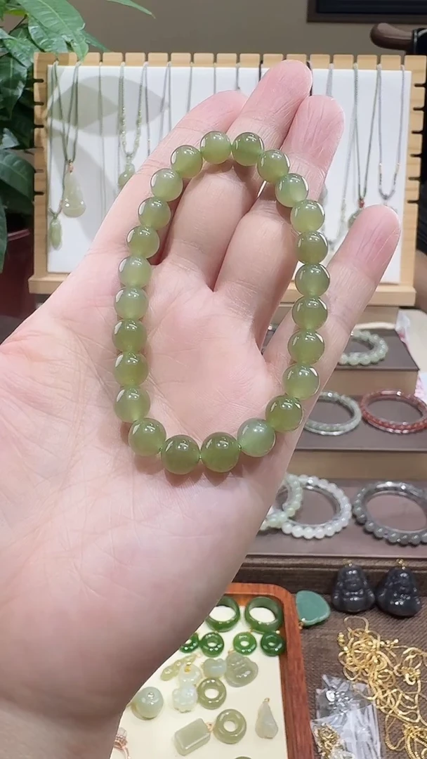 未镶嵌手串和田玉葡萄肉8mm手串
