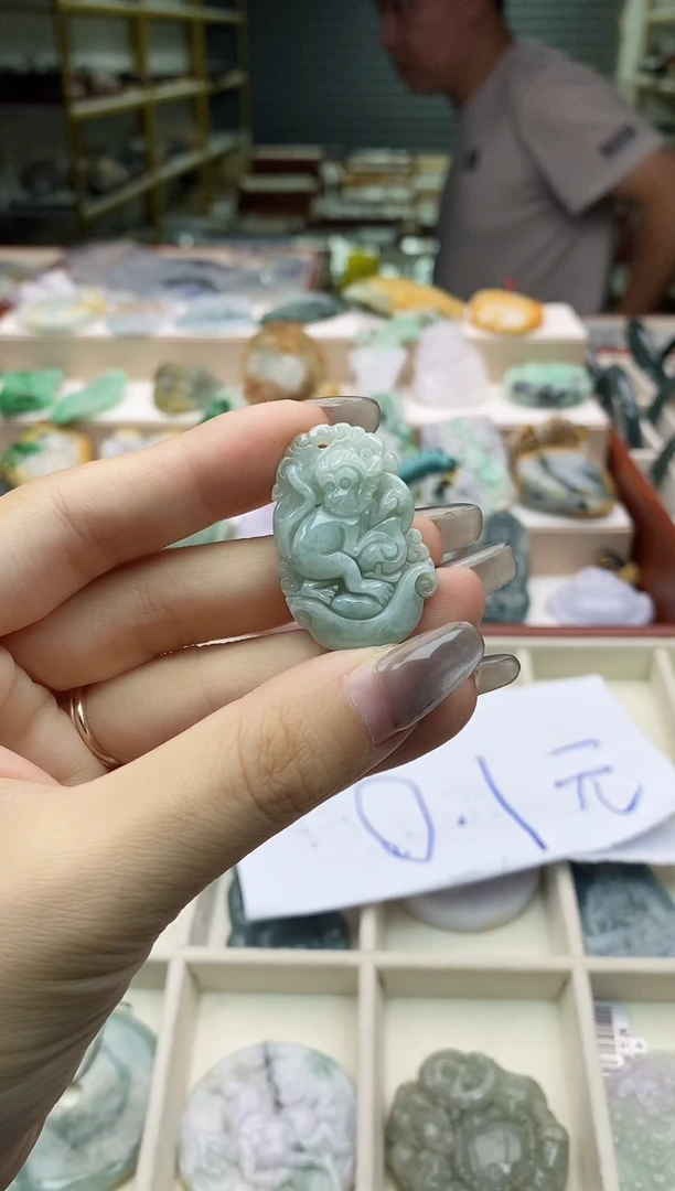 颈饰未镶嵌翡翠1