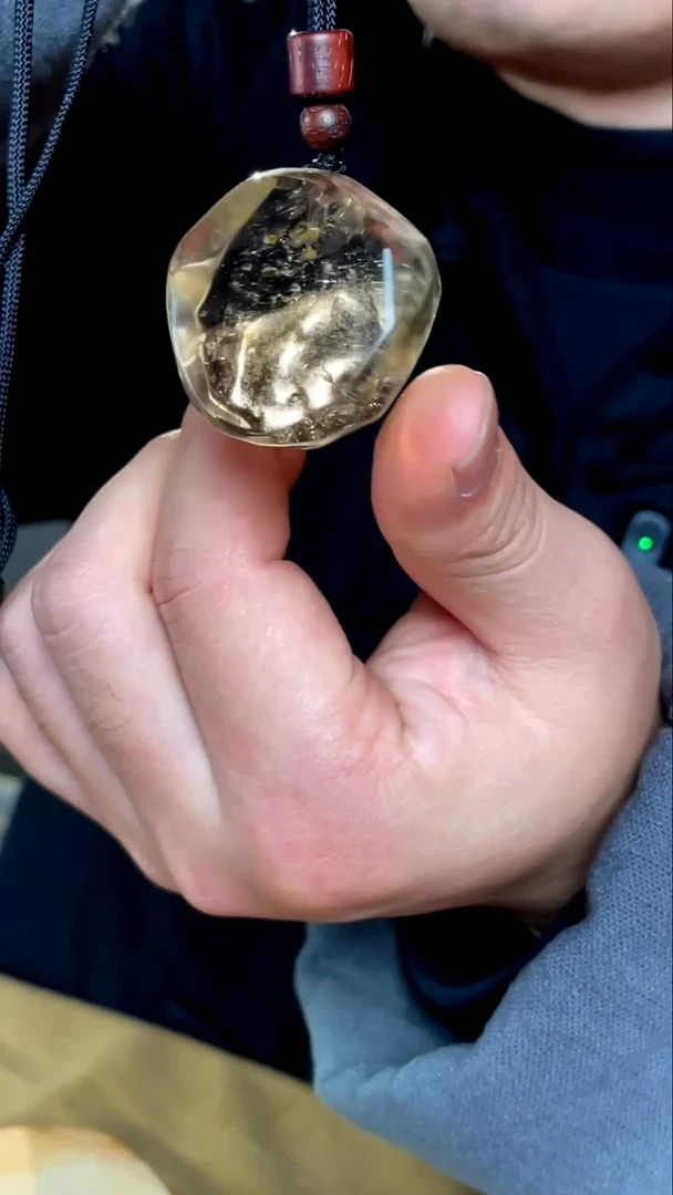 水晶摆件未镶嵌111