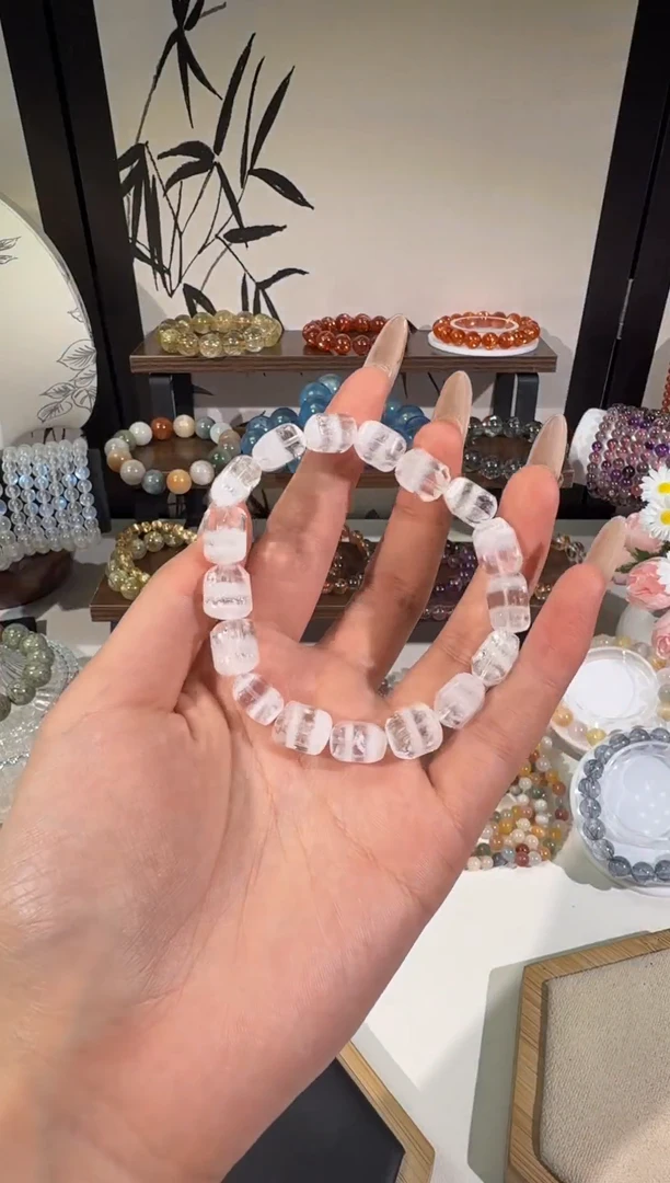 水晶摆件未镶嵌异形白幽灵手串