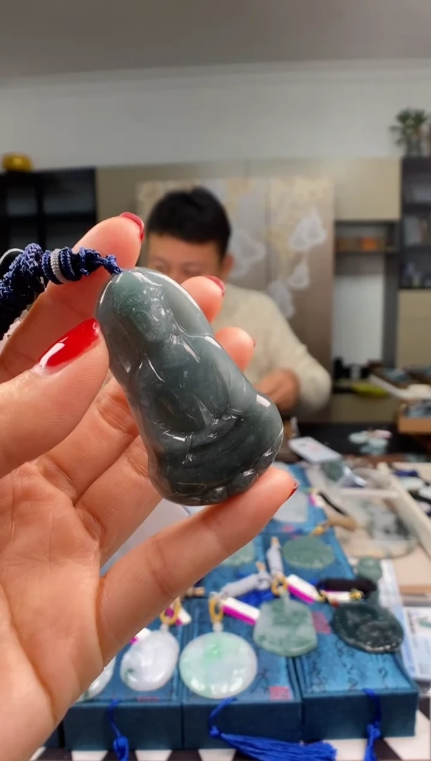 颈饰未镶嵌翡翠 多样性发其一