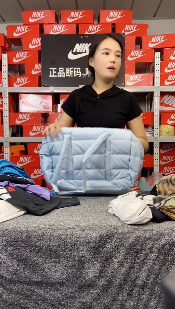蓝色云朵包 瑕疵直播间过款
