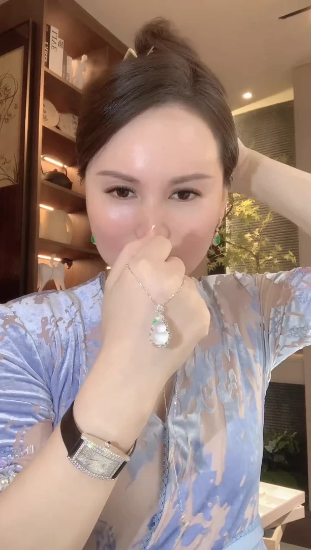 吊坠(不含链)18K金镶嵌翡翠C47 多样性发货一件