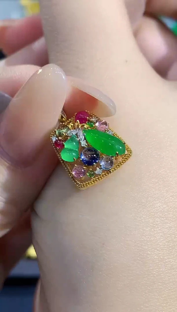 吊坠(不含链)18K金镶嵌翡翠L1012多样性发其一