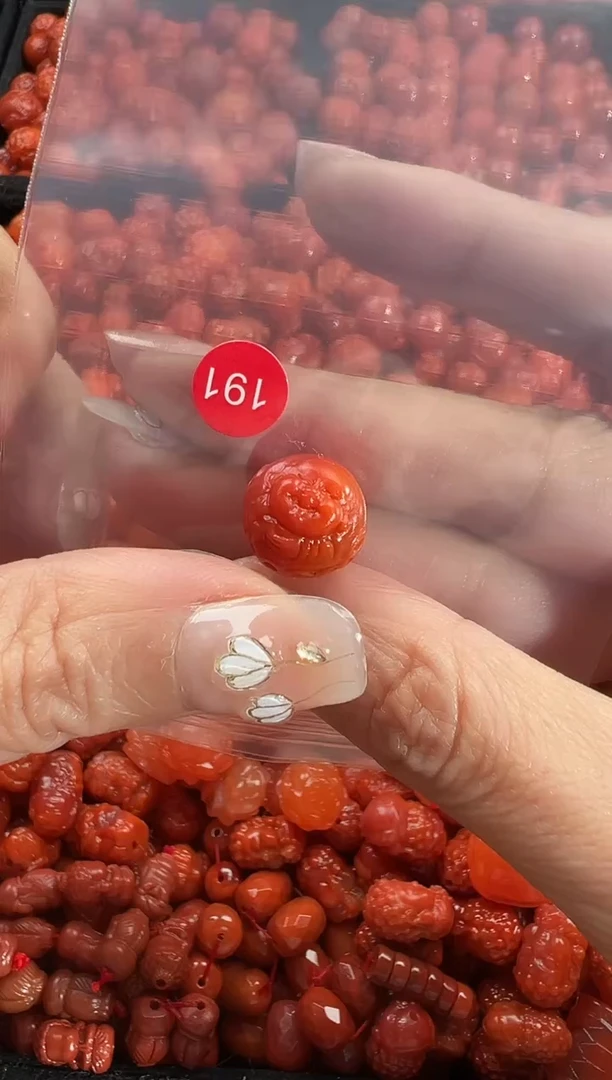 颈饰未镶嵌南红玛瑙1