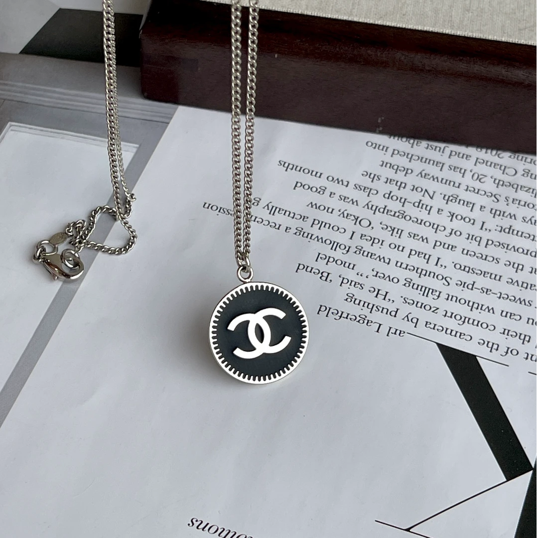 95新 Chanel/香奈儿 Chanel黑银双c项链｜1540