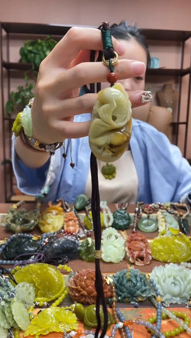 未镶嵌岫玉吊坠·