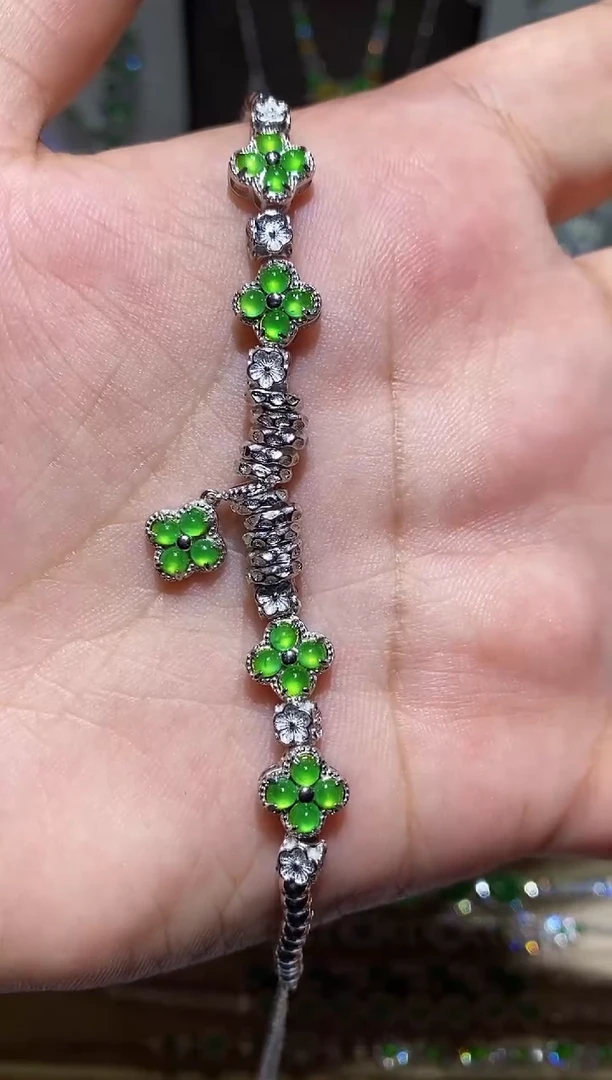 【闪购商品】翡翠耳饰银S925镶嵌四叶草手链