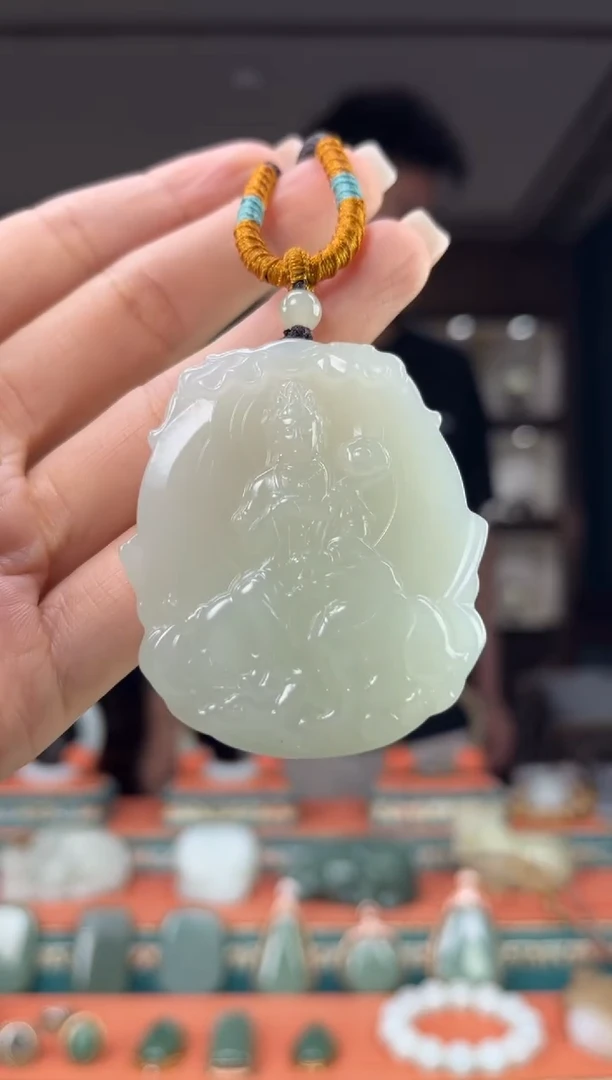 颈饰未镶嵌和田玉佩佩龙 蛇