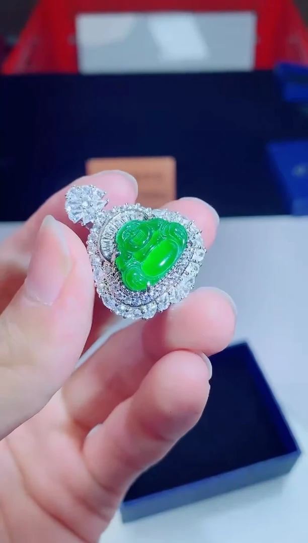 颈饰未镶嵌翡翠    ·
