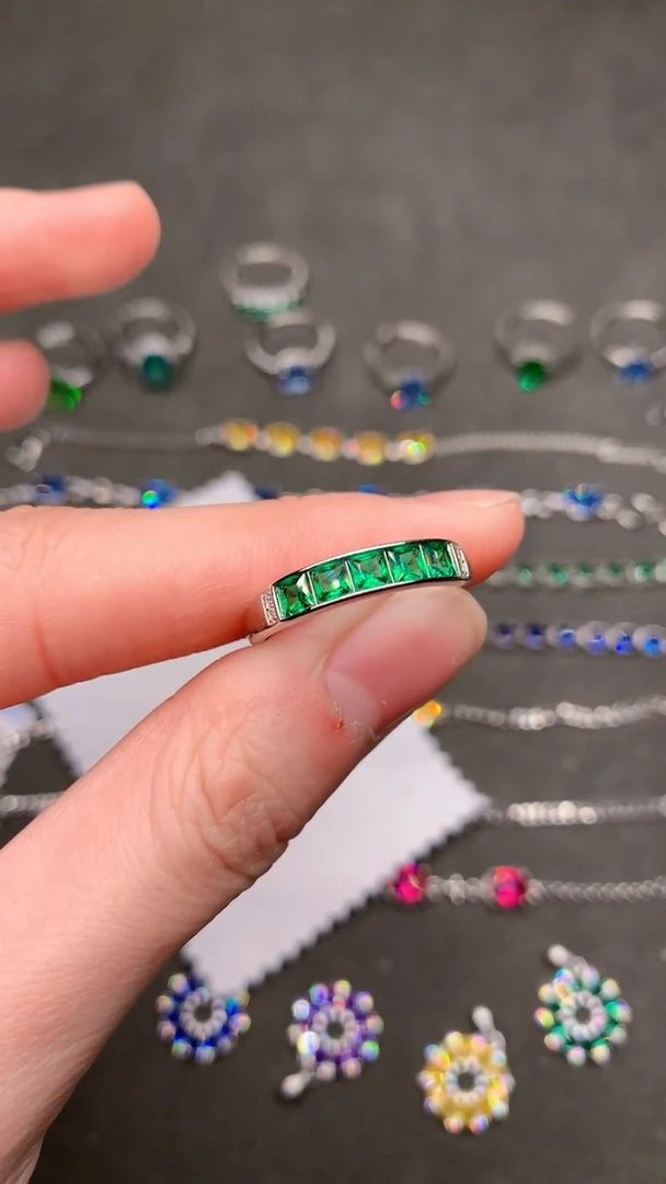 【闪购商品】祖母绿戒指银S925镶嵌....