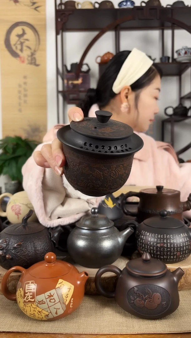 云南建水紫陶手抓壶微瑕