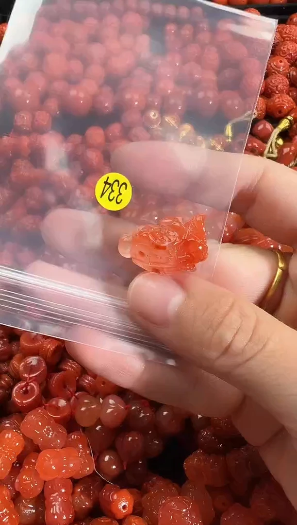 颈饰未镶嵌南红玛瑙1