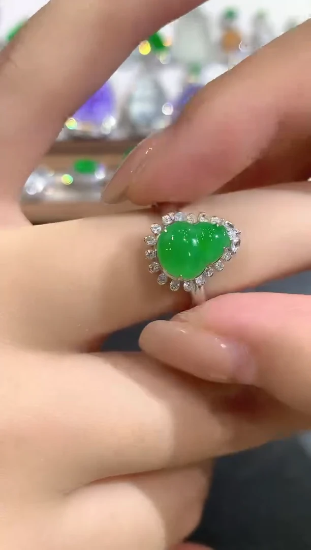 颈饰18K金镶嵌翡翠42-戒指