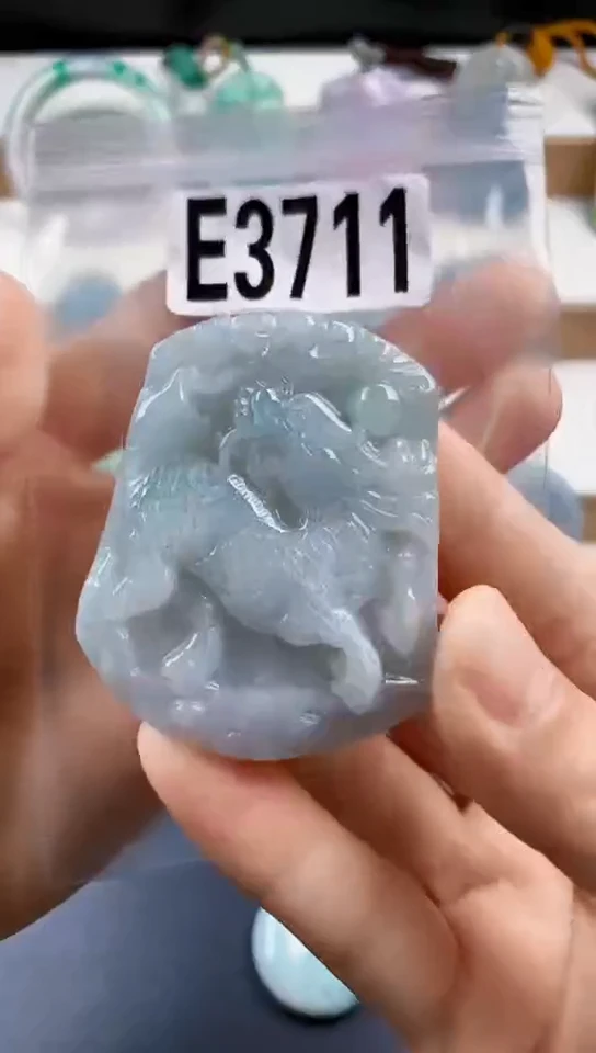 颈饰未镶嵌翡翠天然翡翠吊坠挂件