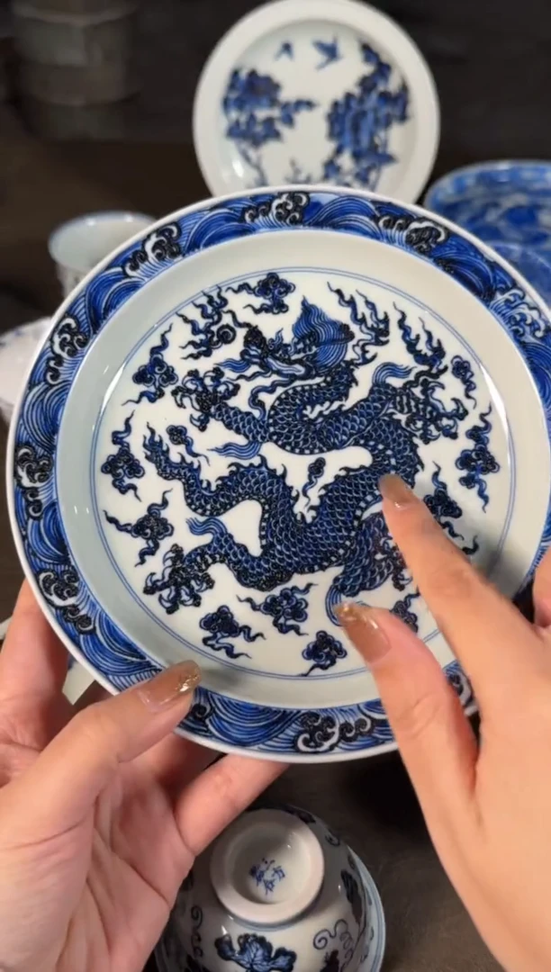 杯子三方器合青花龙纹壶承