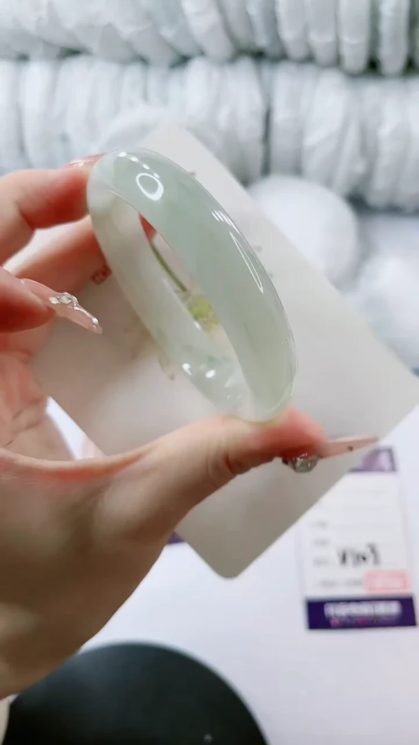 【闪购商品】石英质玉手镯未镶嵌多样性发货V103