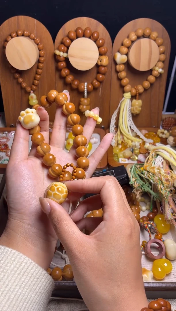 手串猴头核桃璐***⁸全品光面柯基猫爪黄跑环大富甲吊坠手串