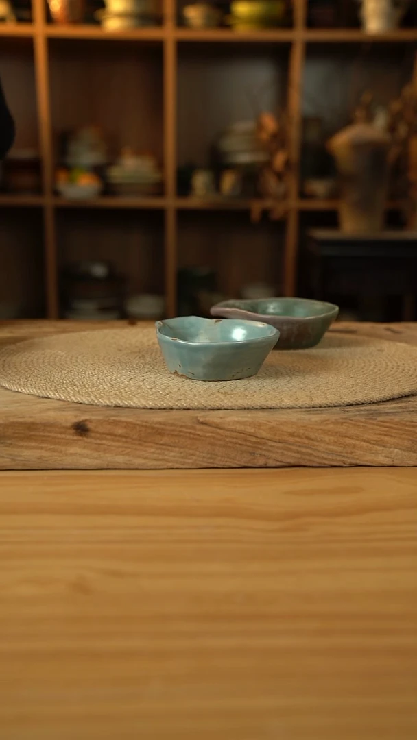 蓝色系列的手柄小料碟1个