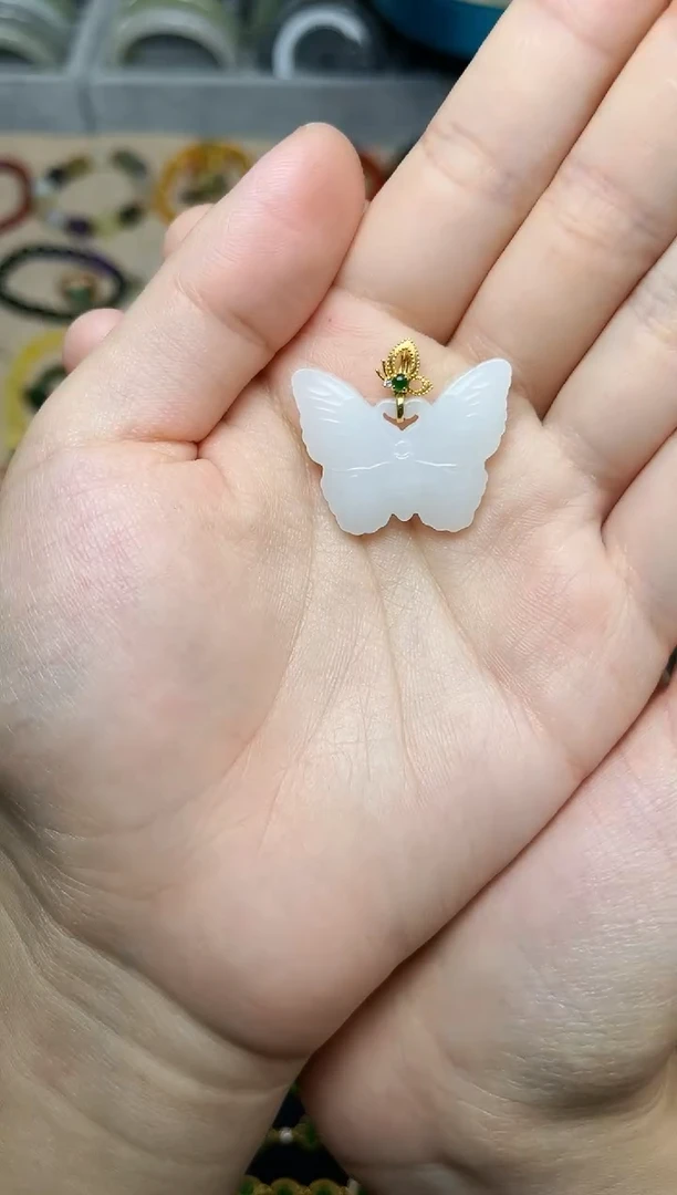 和田玉18K金镶嵌颈饰蝴蝶 06