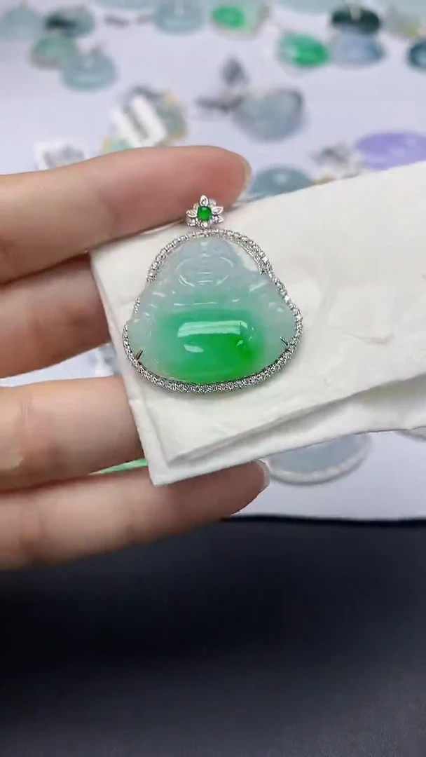 翡翠18K金镶嵌颈饰天然缅甸a货翡翠