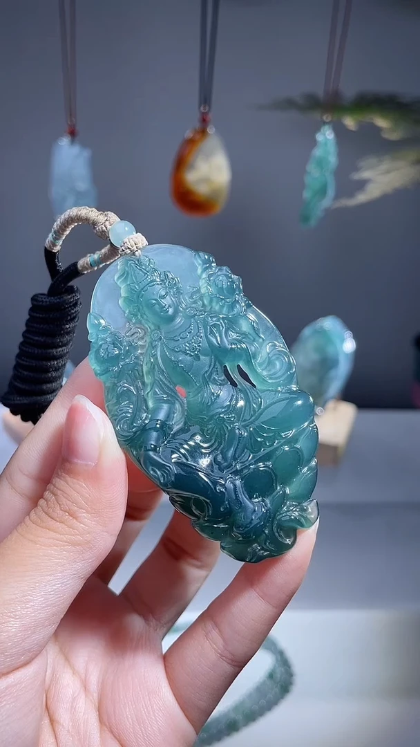 颈饰未镶嵌翡翠度母