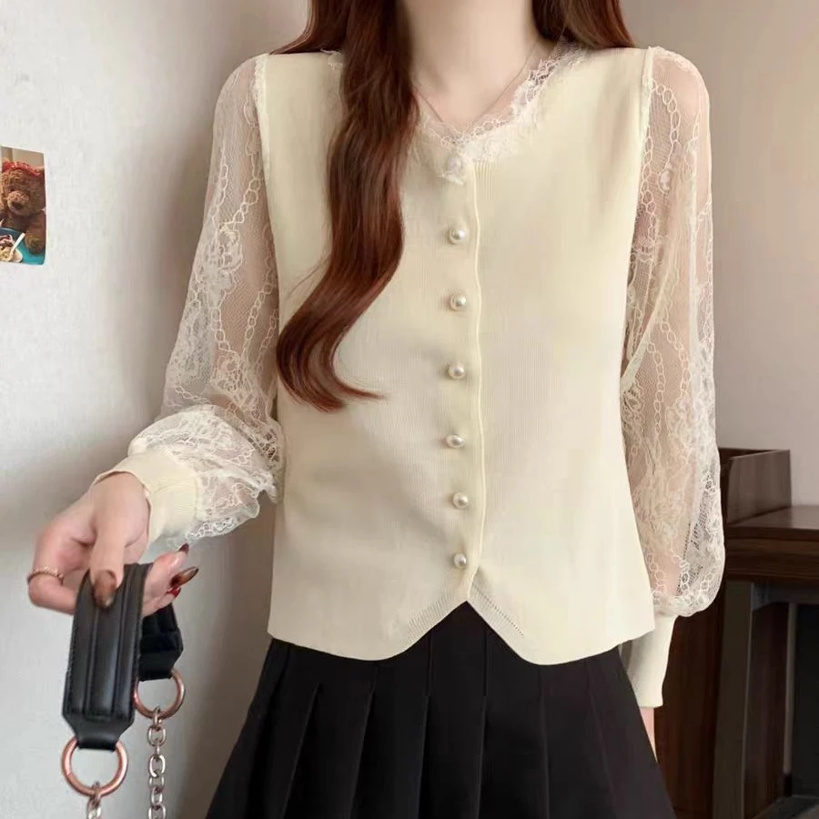 春夏新品蕾丝拼接收腰显瘦小香风珍珠扣花边领针织女长袖开衫上衣