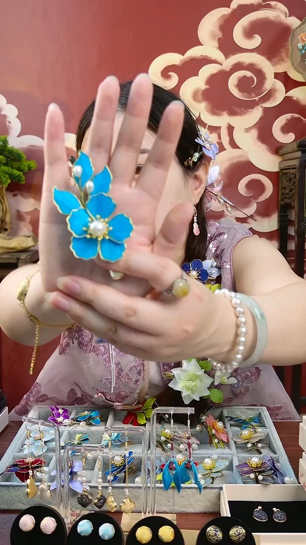 刺绣纯手工非遗绒花