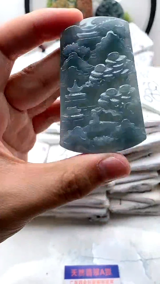 【闪购商品】翡翠颈饰未镶嵌山水牌