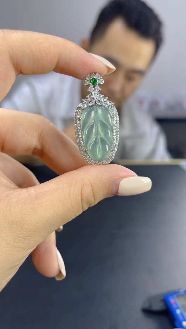 翡翠未镶嵌颈饰天然A货翡翠