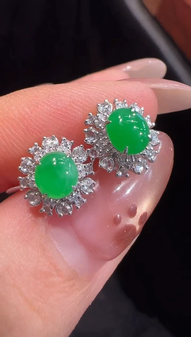 18K金镶嵌翡翠耳饰耳饰