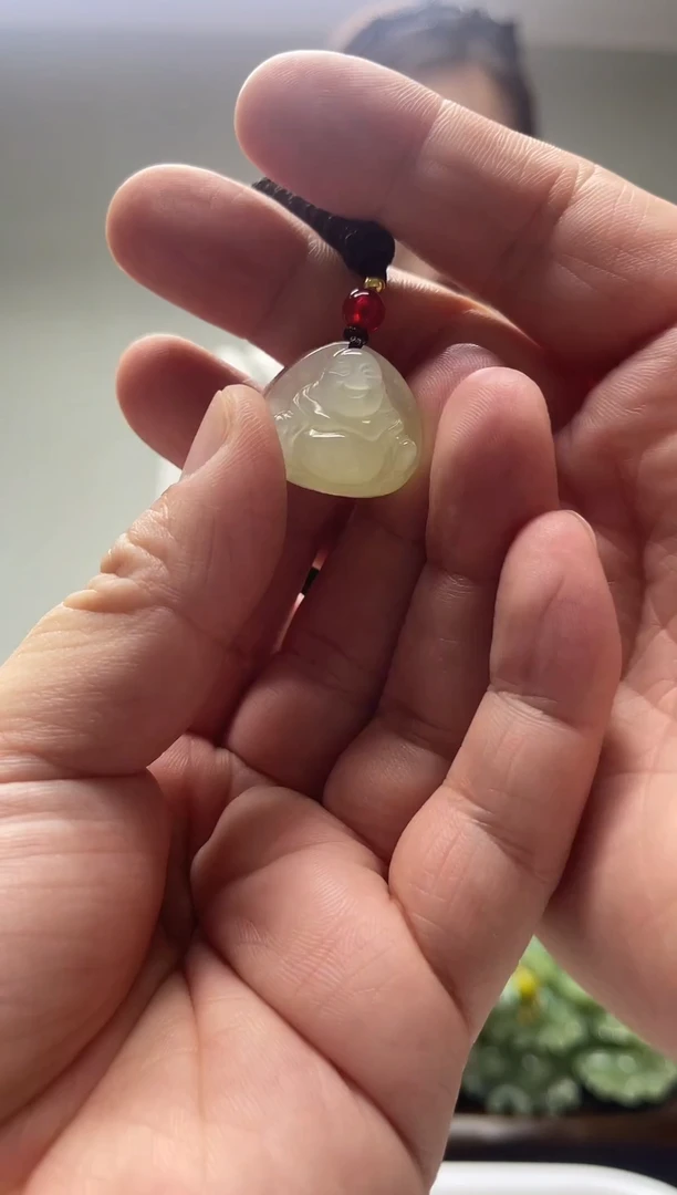 未镶嵌岫玉颈饰`