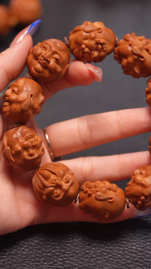 手串橄榄核黄?2.4须派十八罗汉