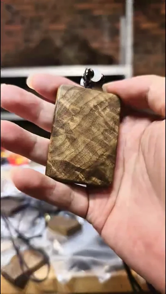 金丝楠无事牌脖挂